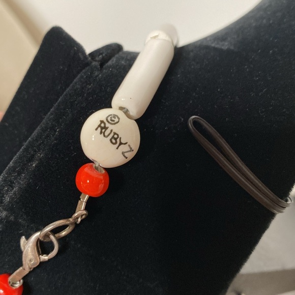 Vintage Ruby Z Ceramic Large Hearts Necklace Signed by Candace Loheed Cow Print - Picture 5 of 17